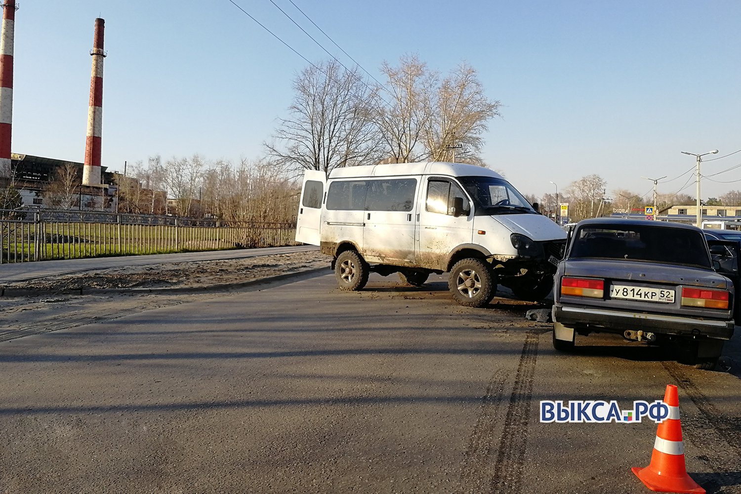 Соболь» не пропустил «семёрку» на повороте